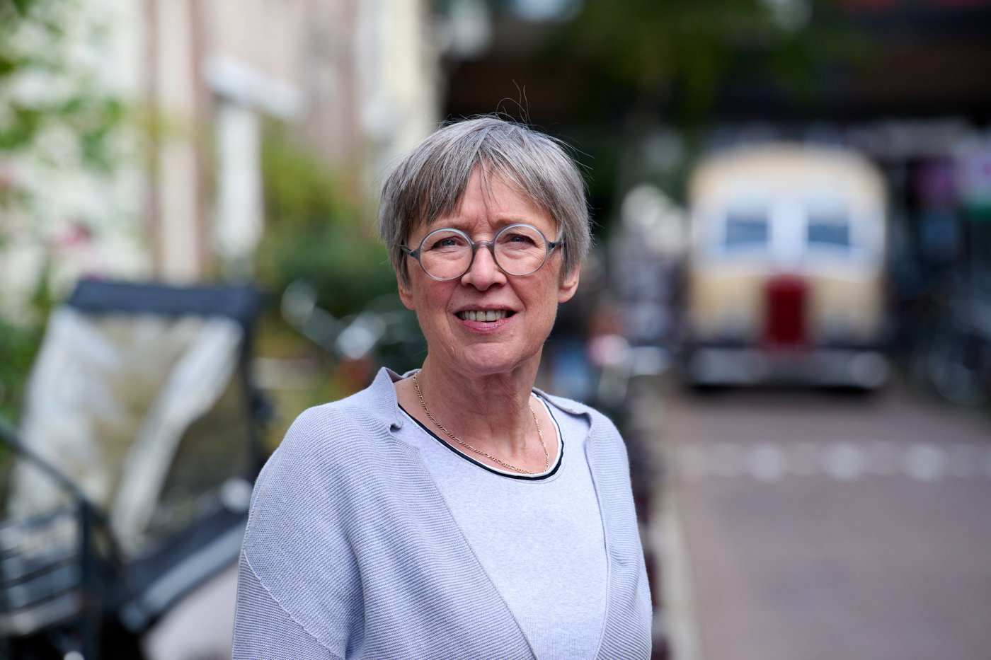 Historian Els Kloek on the catching up women need to do | APG